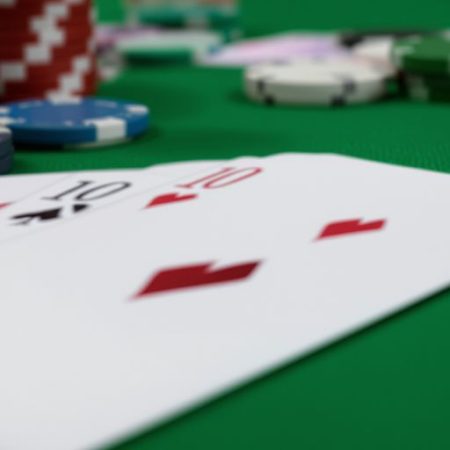 Mastering Blackjack: How to Know When to Hit or Stand for Big Wins